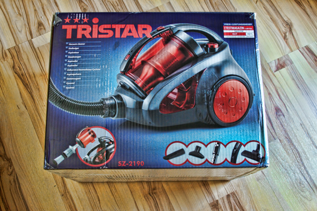 Photograph of Tristar Europe BV manufacturer's box for the company's 2200 watt, bagless, 220 volt German market vacuum cleaner.